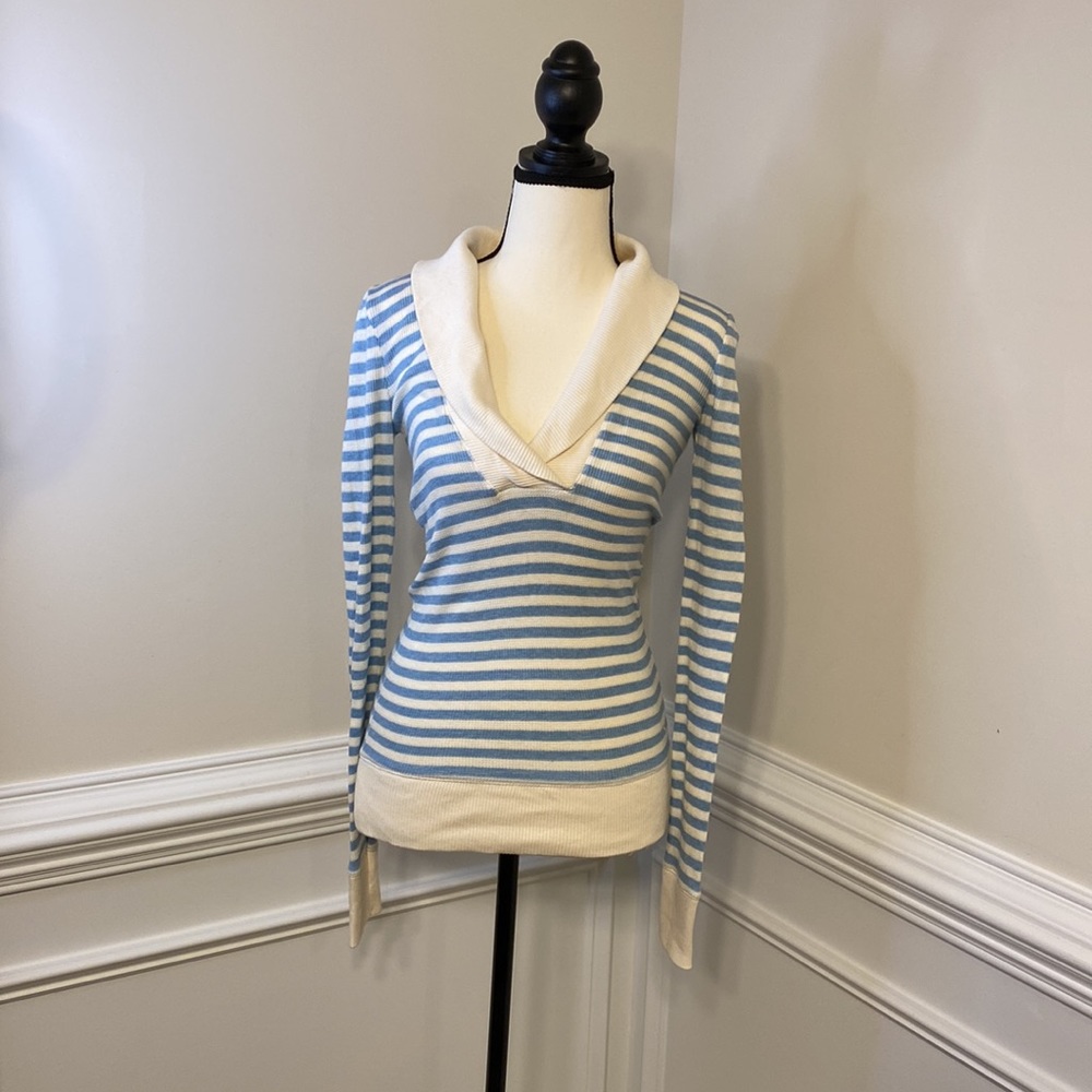 American Eagle Blue and Cream Collared V-Neck Striped Sweater Women’s Size M